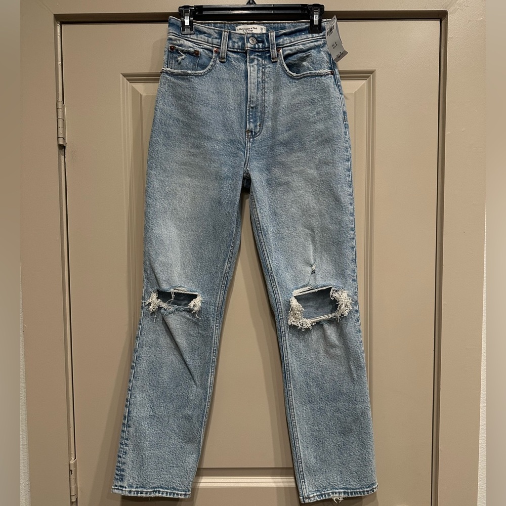 NWT A&F 90’s Straight Ultra High Rise